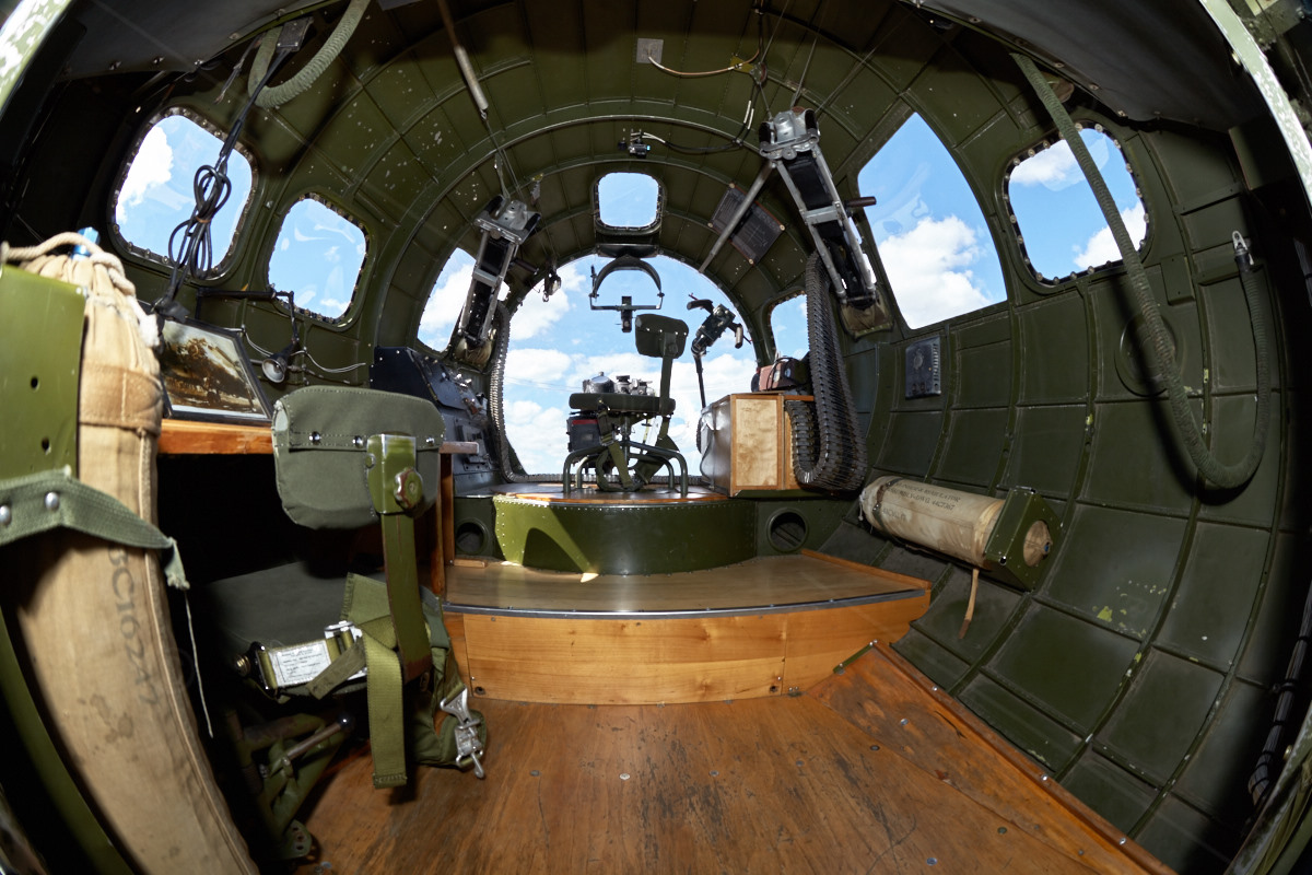 IMAGE: http://www.diamantstudios.ca/Gemeines/Bilder/Al_Overcast--1.jpg