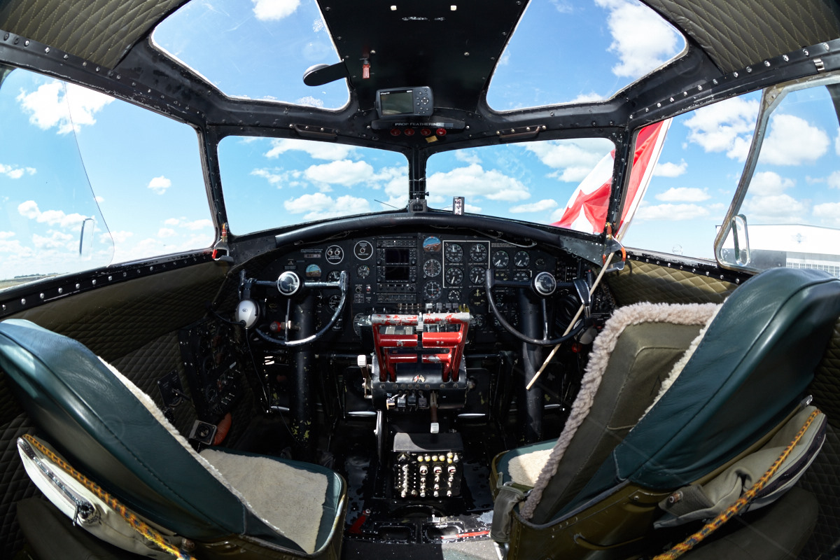 IMAGE: http://www.diamantstudios.ca/Gemeines/Bilder/Al_Overcast--2.jpg